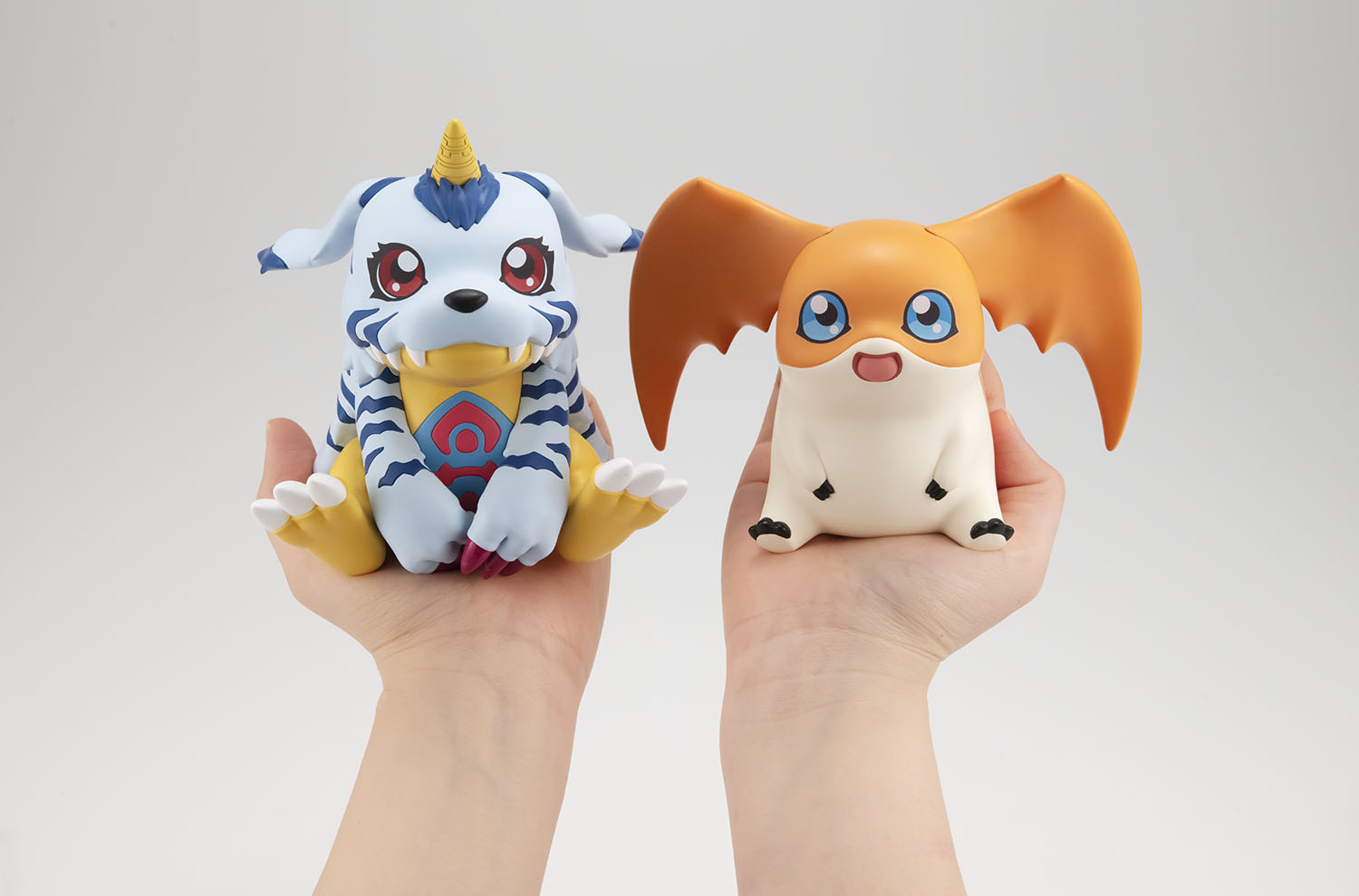 見上げる姿がカワイイフィギュア「るかっぷ」シリーズよりガブモンとパタモンが登場！